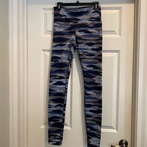 Lululemon size 8 blue Camo control top legging